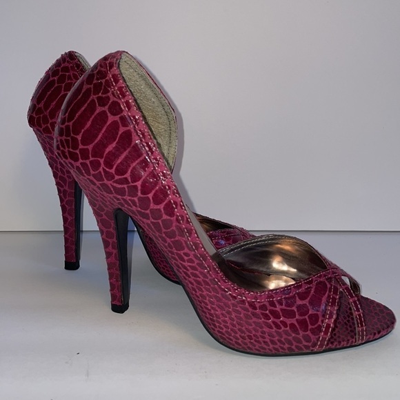 CHARLOTTE RUSSE Fuschia snakeskin heels in women’s size 6 - Picture 7 of 12